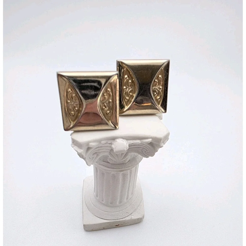 Vintage HICKOK USA Signed Cufflinks Gold Plated Scrollwork FREE $HIPPING!!‎